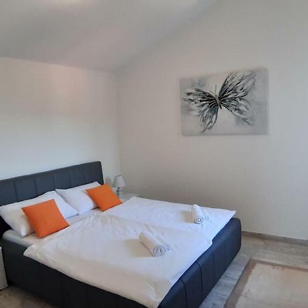 Appartement Relax à Starigrad Paklenica Extérieur photo