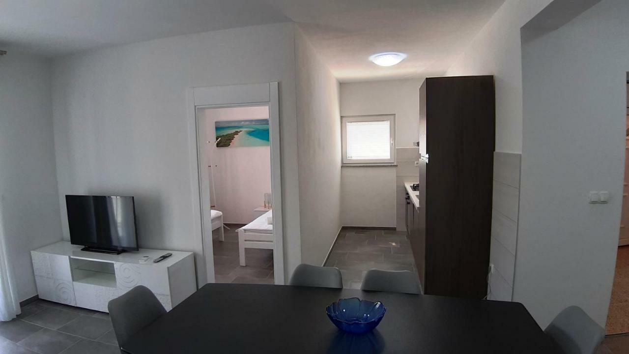 Appartement Relax à Starigrad Paklenica Extérieur photo