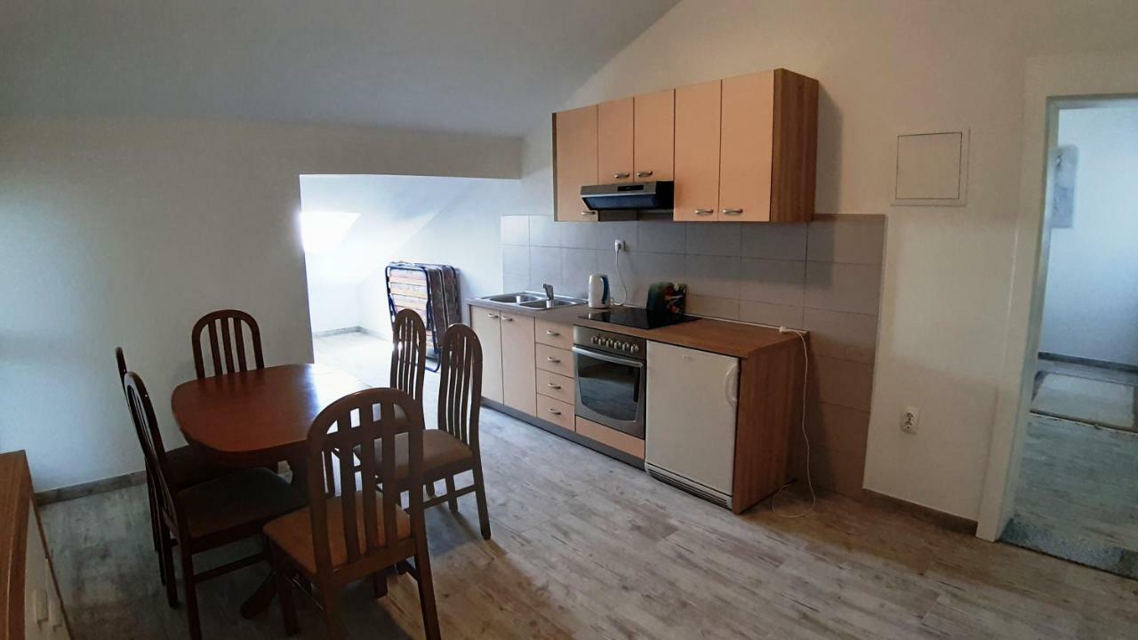 Appartement Relax à Starigrad Paklenica Extérieur photo