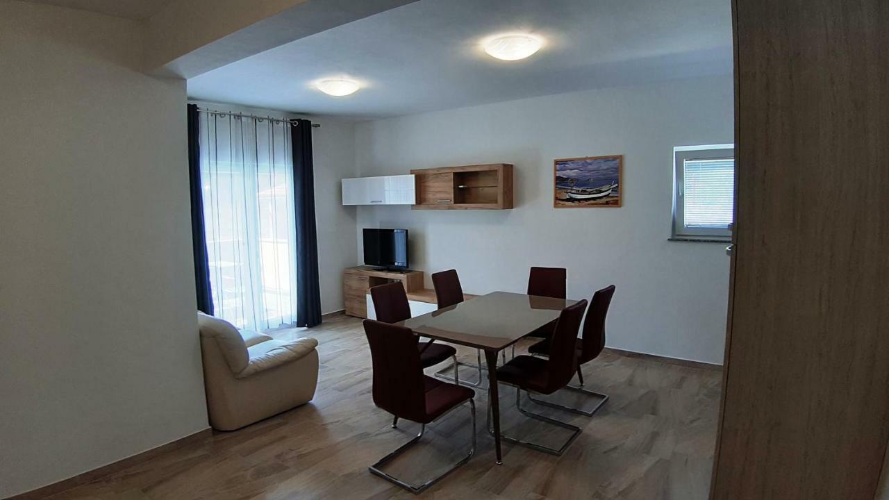 Appartement Relax à Starigrad Paklenica Extérieur photo