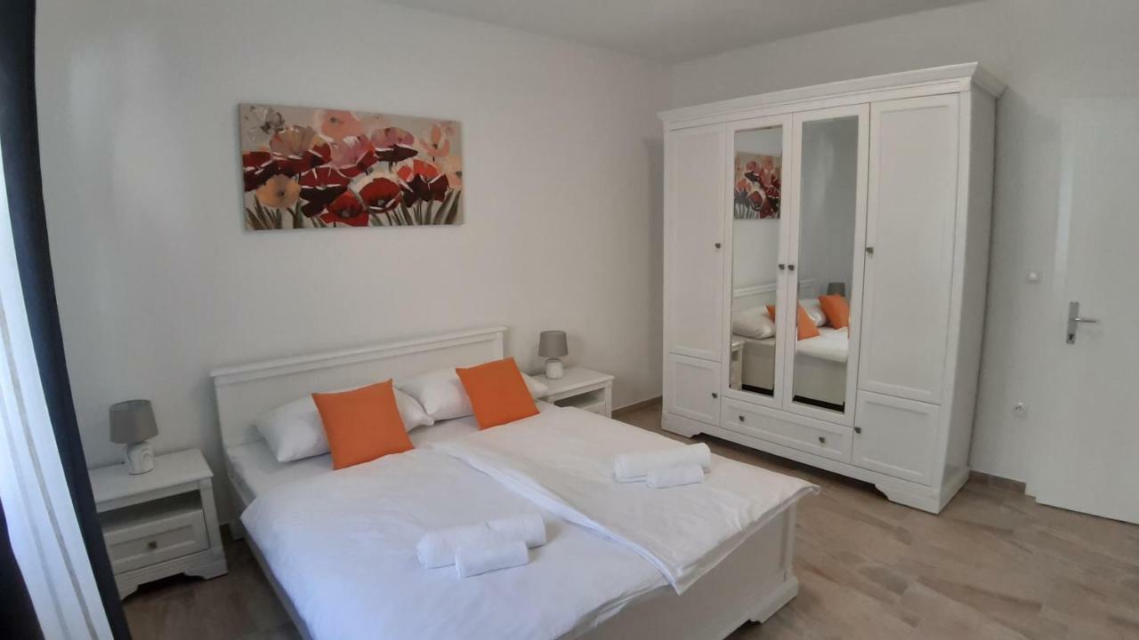 Appartement Relax à Starigrad Paklenica Extérieur photo