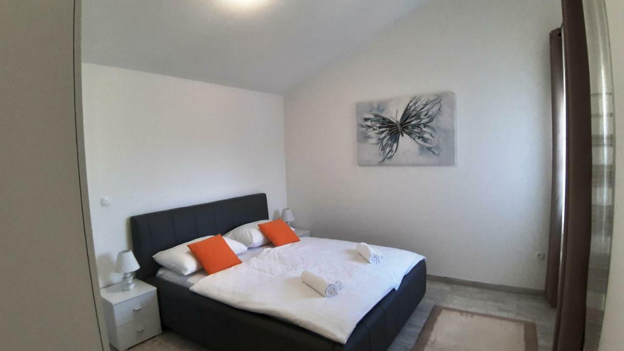 Appartement Relax à Starigrad Paklenica Extérieur photo