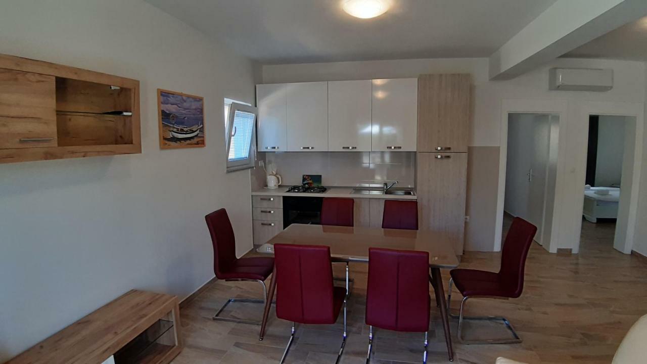Appartement Relax à Starigrad Paklenica Extérieur photo